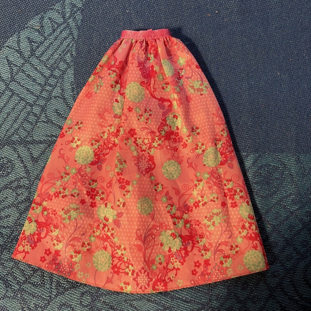 Fashionistas Barbie Doll Clothes Pink Red Roses Skirt Dress CB4